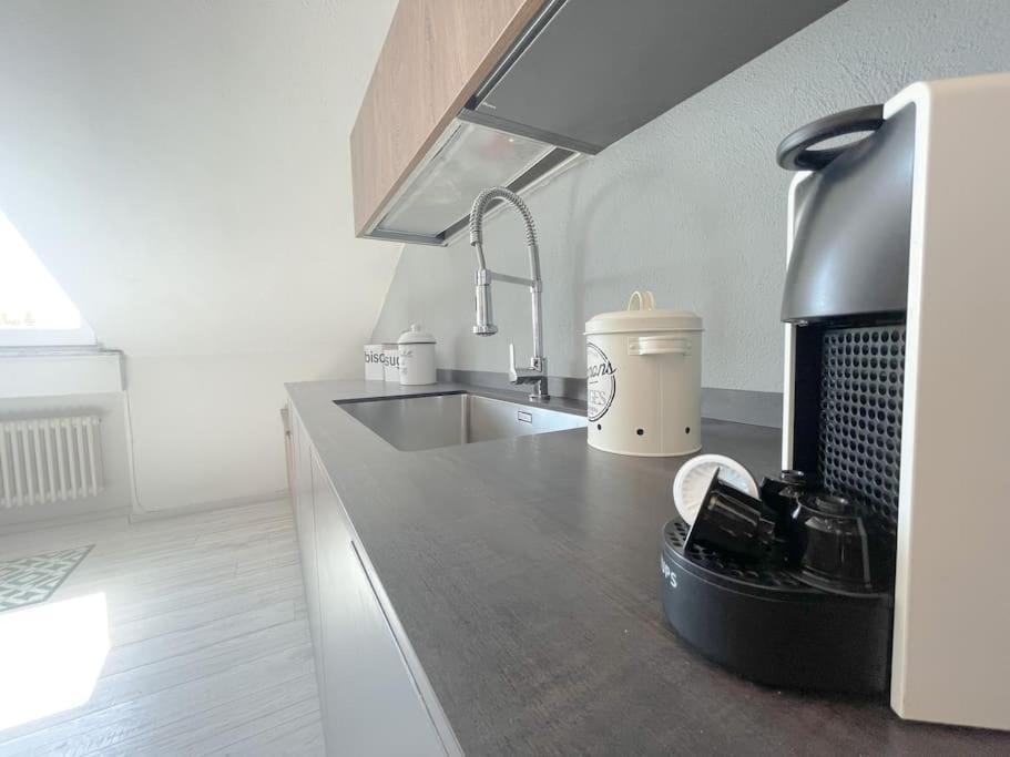 Elegante Appartamento 100 Mq Parcheggio - Wi Fi Savona Ngoại thất bức ảnh